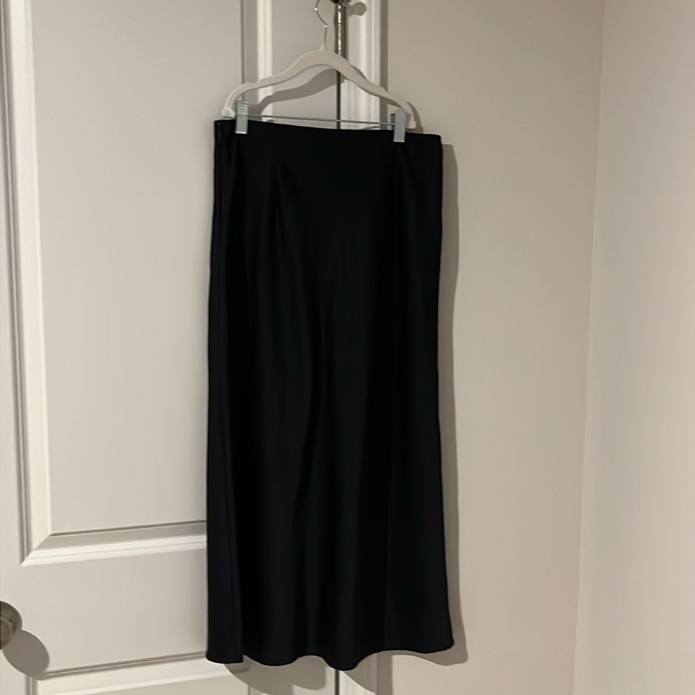 Satin like skirt from Forever 21 😍😍😍Navy Blue, easy to style, can be work often